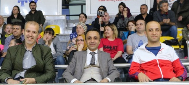 Basketbolda 23 Nisan Coşkusu