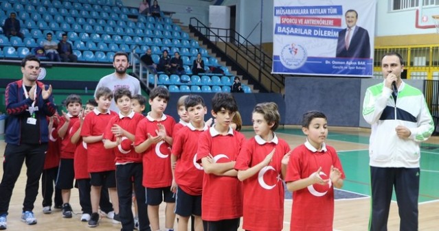 Basketbolda 23 Nisan Coşkusu