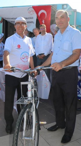 Bisikletçiler Demokrasi Meydanında