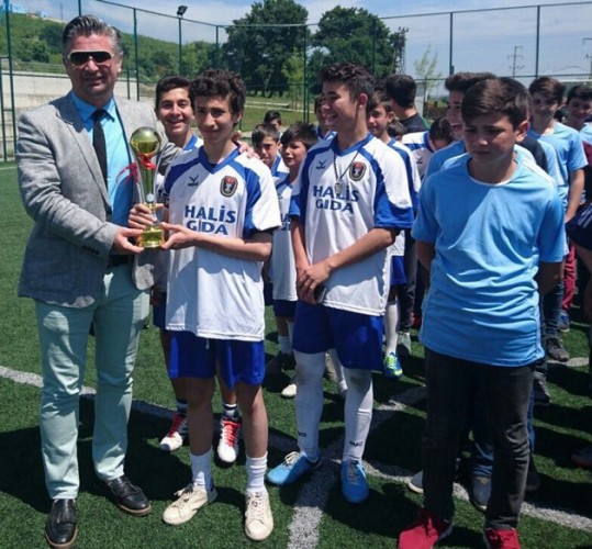 Ferizli'de futbolun yıldızları belli oldu
