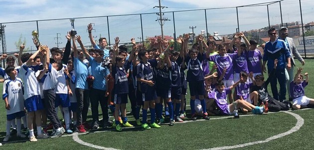 Ferizli'de futbolun yıldızları belli oldu