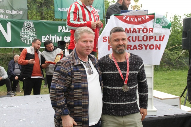 Pazarköy Eğitimspor şampiyonluk kupasını aldı