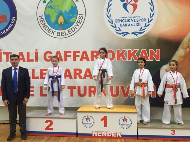 Geyve’den anlamlı 16 Madalya