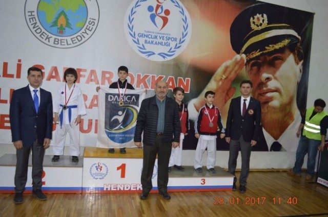 Geyve’den anlamlı 16 Madalya