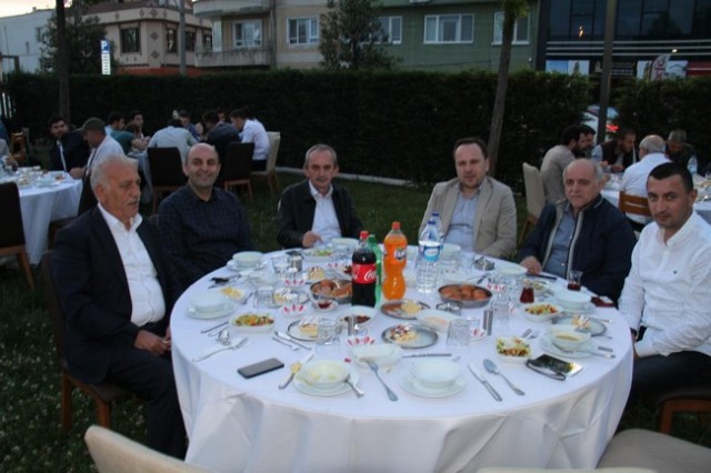 Harmanlıkspor şampiyonluğu kutladı