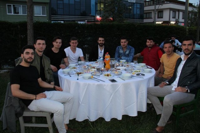 Harmanlıkspor şampiyonluğu kutladı