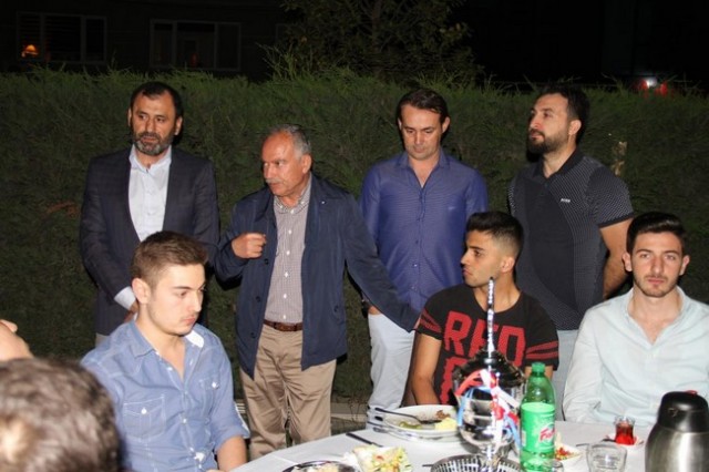 Harmanlıkspor şampiyonluğu kutladı