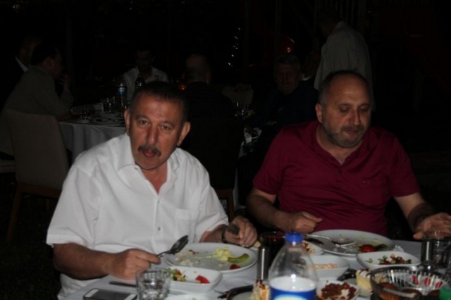 Harmanlıkspor şampiyonluğu kutladı