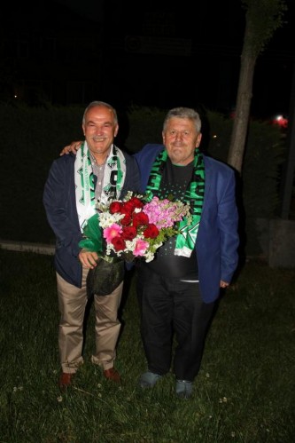 Harmanlıkspor şampiyonluğu kutladı