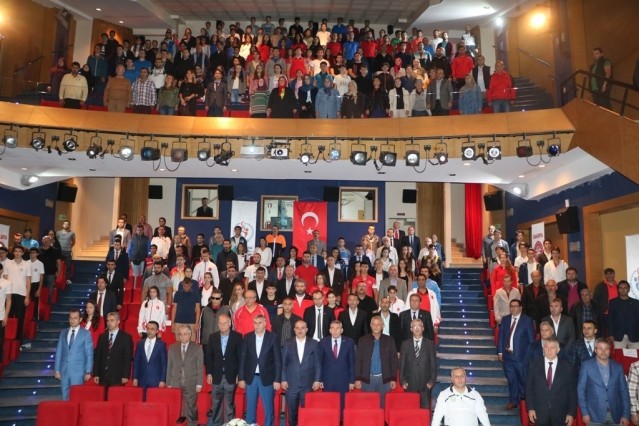 Yılın sporcularına ödülleri verildi