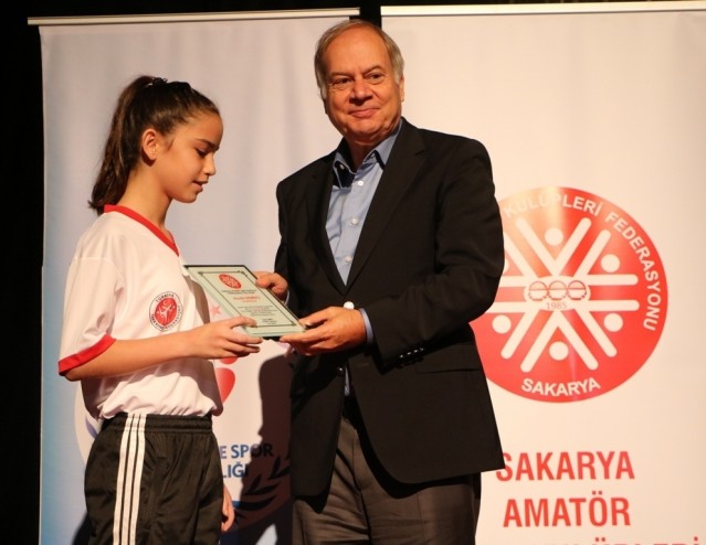 Yılın sporcularına ödülleri verildi