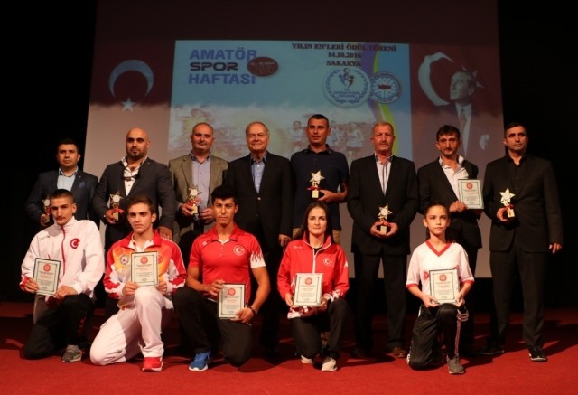 Yılın sporcularına ödülleri verildi