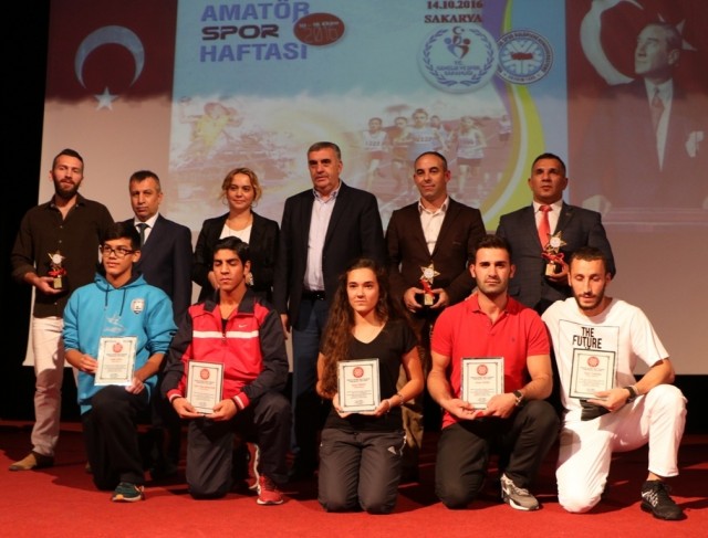 Yılın sporcularına ödülleri verildi