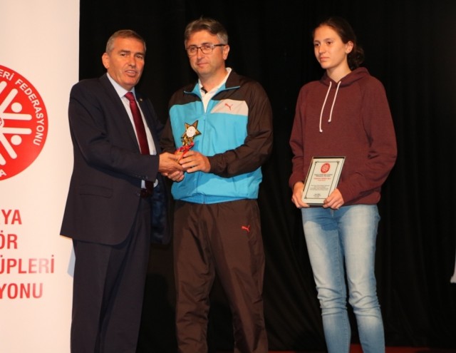 Yılın sporcularına ödülleri verildi