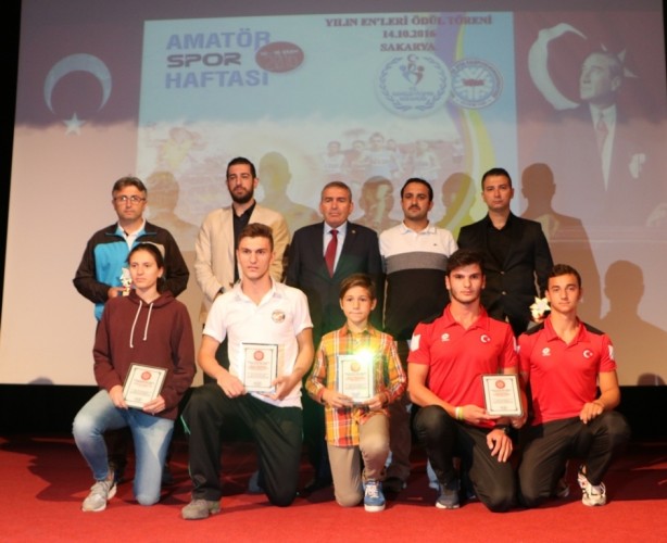 Yılın sporcularına ödülleri verildi
