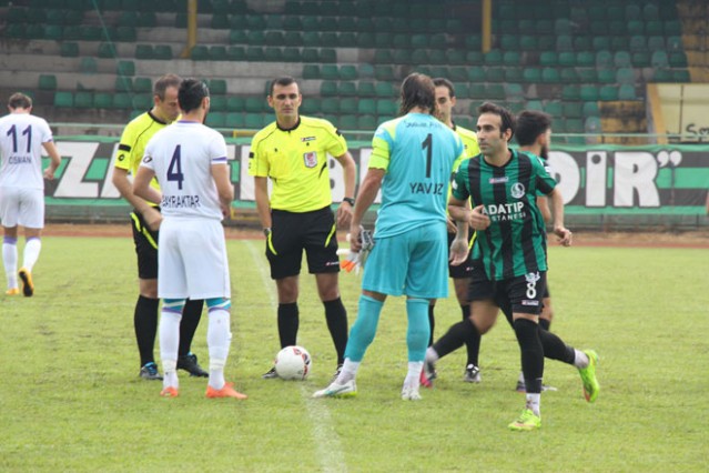 Sakaryaspor Yomraspor maçı fotoğrafları