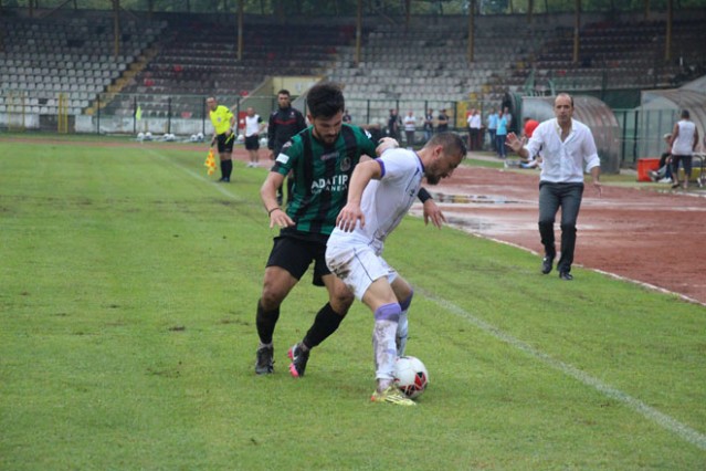Sakaryaspor Yomraspor maçı fotoğrafları