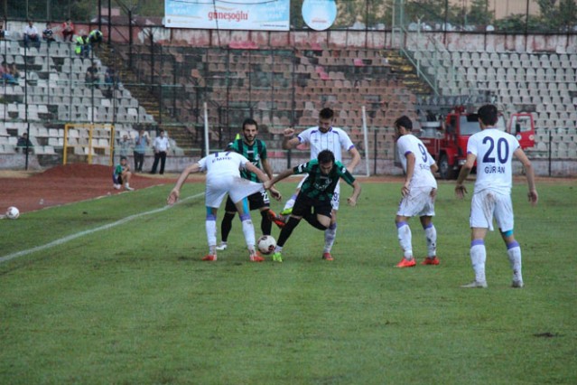 Sakaryaspor Yomraspor maçı fotoğrafları