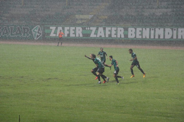 Sakaryaspor Yomraspor maçı fotoğrafları
