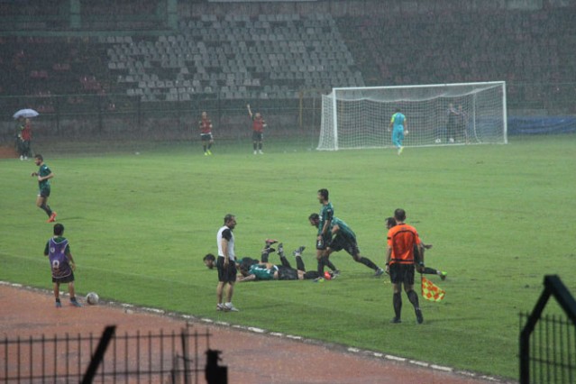 Sakaryaspor Yomraspor maçı fotoğrafları