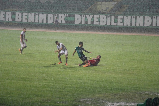 Sakaryaspor Yomraspor maçı fotoğrafları