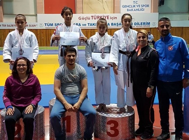 Judocular Madalyaları kaptı