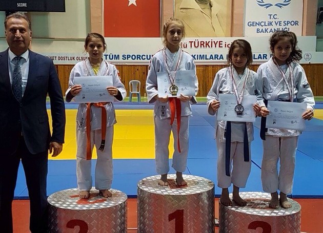 Judocular Madalyaları kaptı