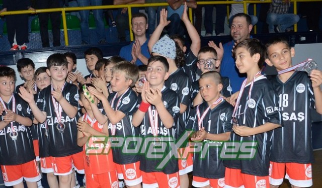 Juniorlarda Herkes Şampiyon