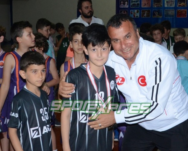 Juniorlarda Herkes Şampiyon
