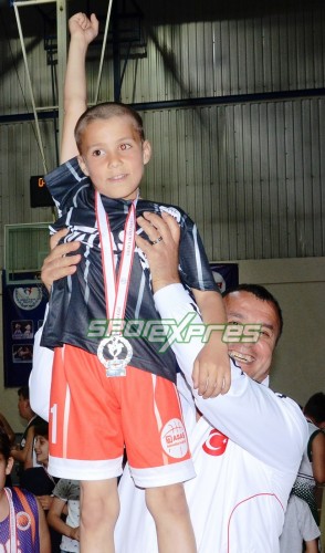 Juniorlarda Herkes Şampiyon