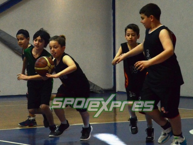 Juniorlarda Herkes Şampiyon