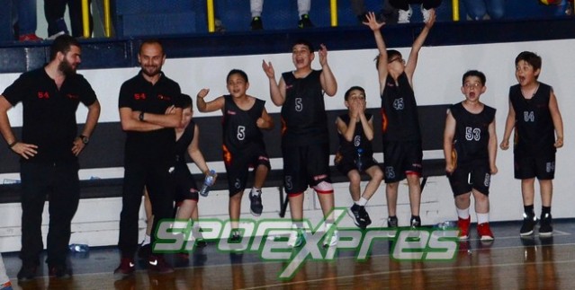 Juniorlarda Herkes Şampiyon