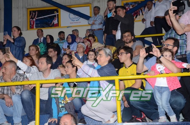 Juniorlarda Herkes Şampiyon