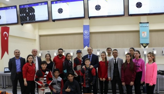 Karadağ’dan Gençlik Spora Tam Not