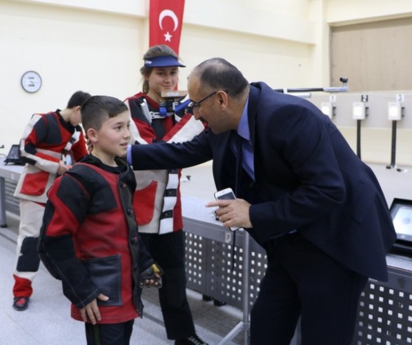 Karadağ’dan Gençlik Spora Tam Not