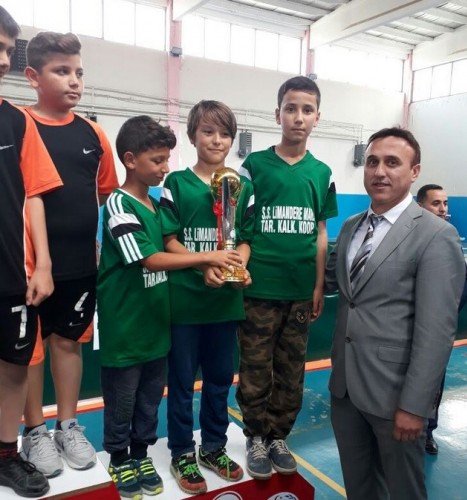 Karasulu raketler ödüllerini aldı