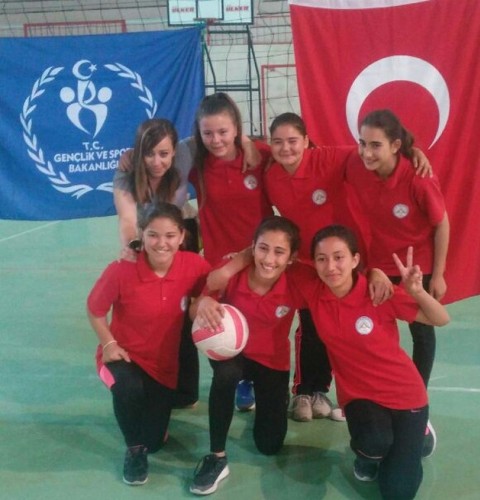 Kaynarca'da filenin şampiyonları belli oldu