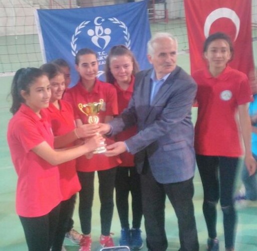 Kaynarca'da filenin şampiyonları belli oldu