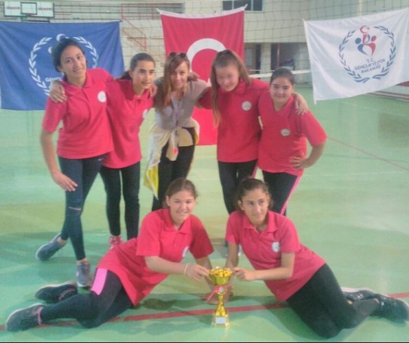 Kaynarca'da filenin şampiyonları belli oldu