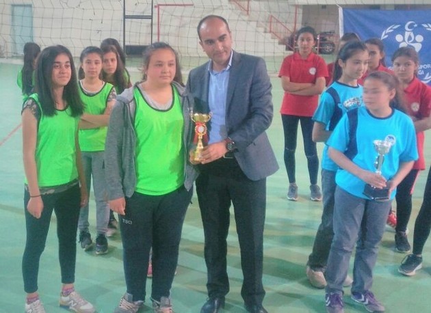 Kaynarca'da filenin şampiyonları belli oldu