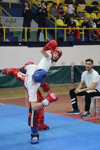 Gençler Kickboksta Ringe Çıktı