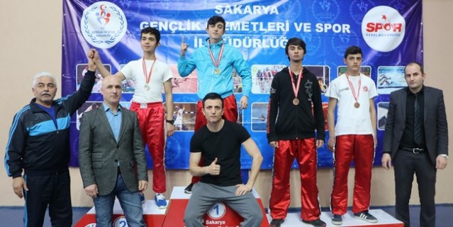 Gençler Kickboksta Ringe Çıktı