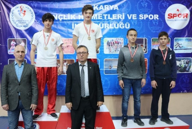 Gençler Kickboksta Ringe Çıktı