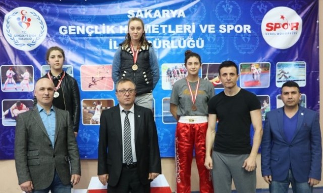 Gençler Kickboksta Ringe Çıktı