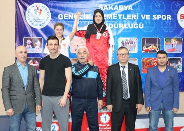 Gençler Kickboksta Ringe Çıktı