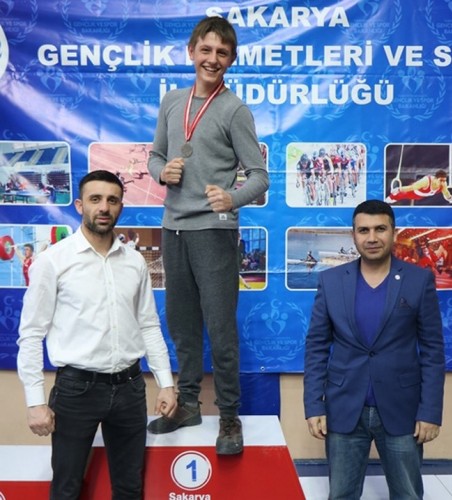 Gençler Kickboksta Ringe Çıktı