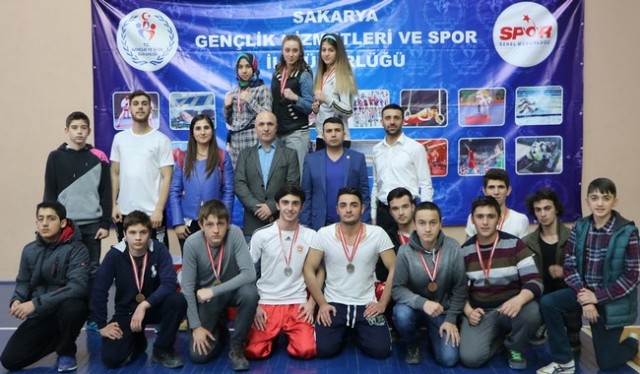 Gençler Kickboksta Ringe Çıktı