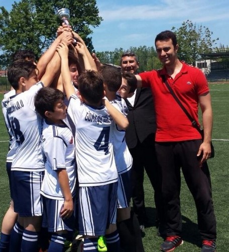 Kocaali'de futsal ve voleybol şampiyonları kupalarını aldı