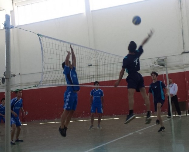 Kocaali'de futsal ve voleybol şampiyonları kupalarını aldı