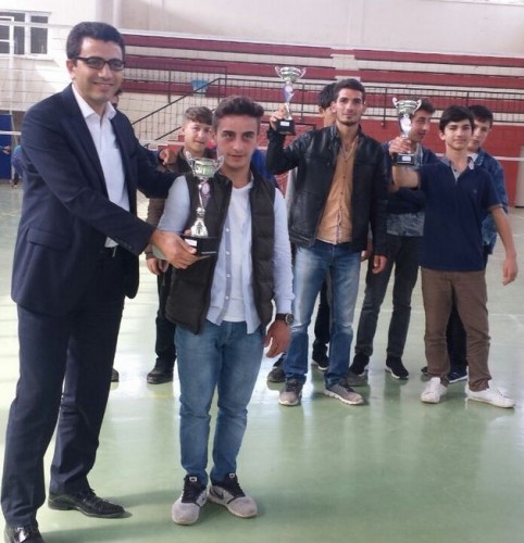 Kocaali'de futsal ve voleybol şampiyonları kupalarını aldı